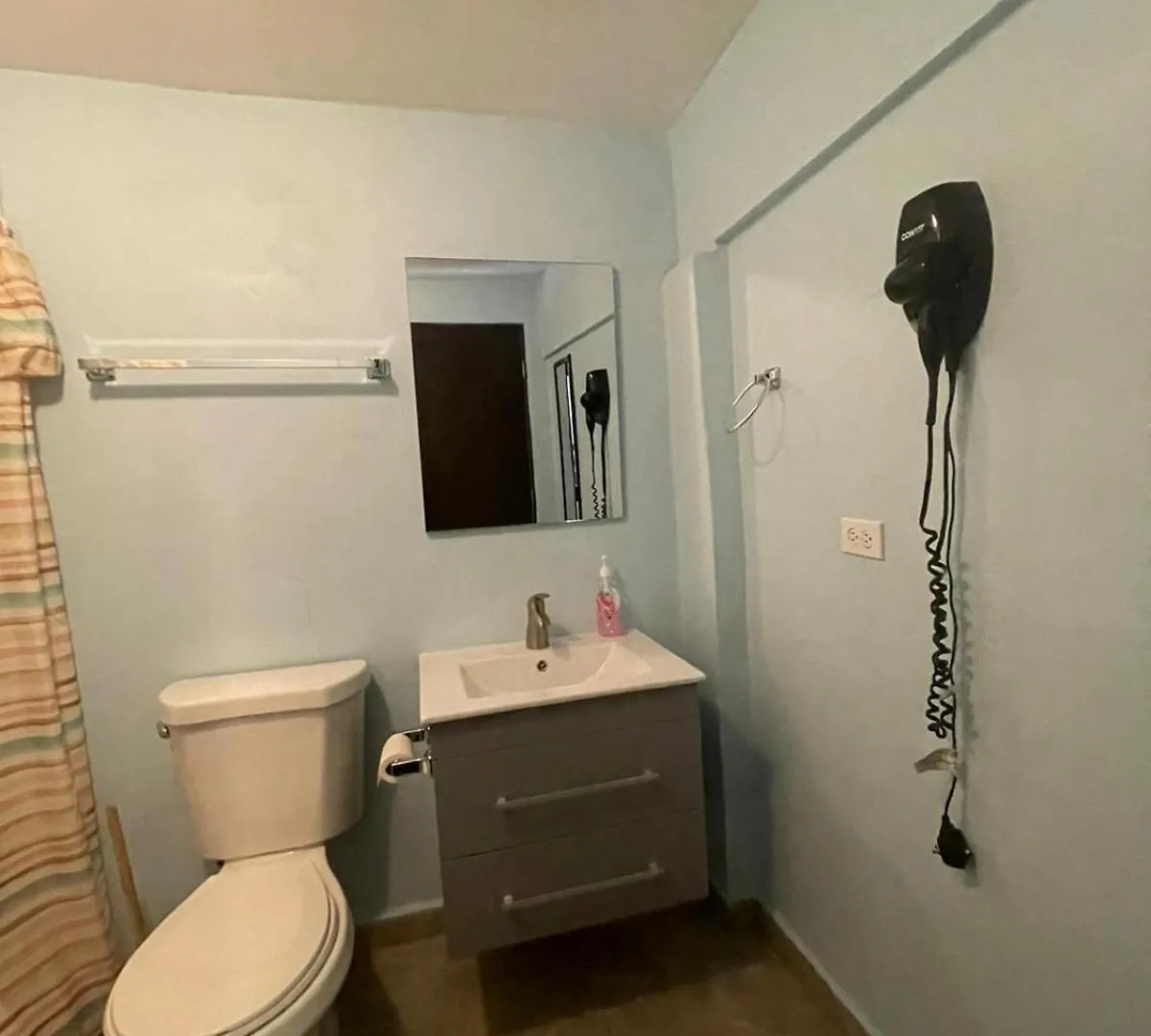 Private Studio Near Beach-Full Bath, Kitchenette, Sleeps 2, Unit 5 سان خوان 0*,  بورتوريكو