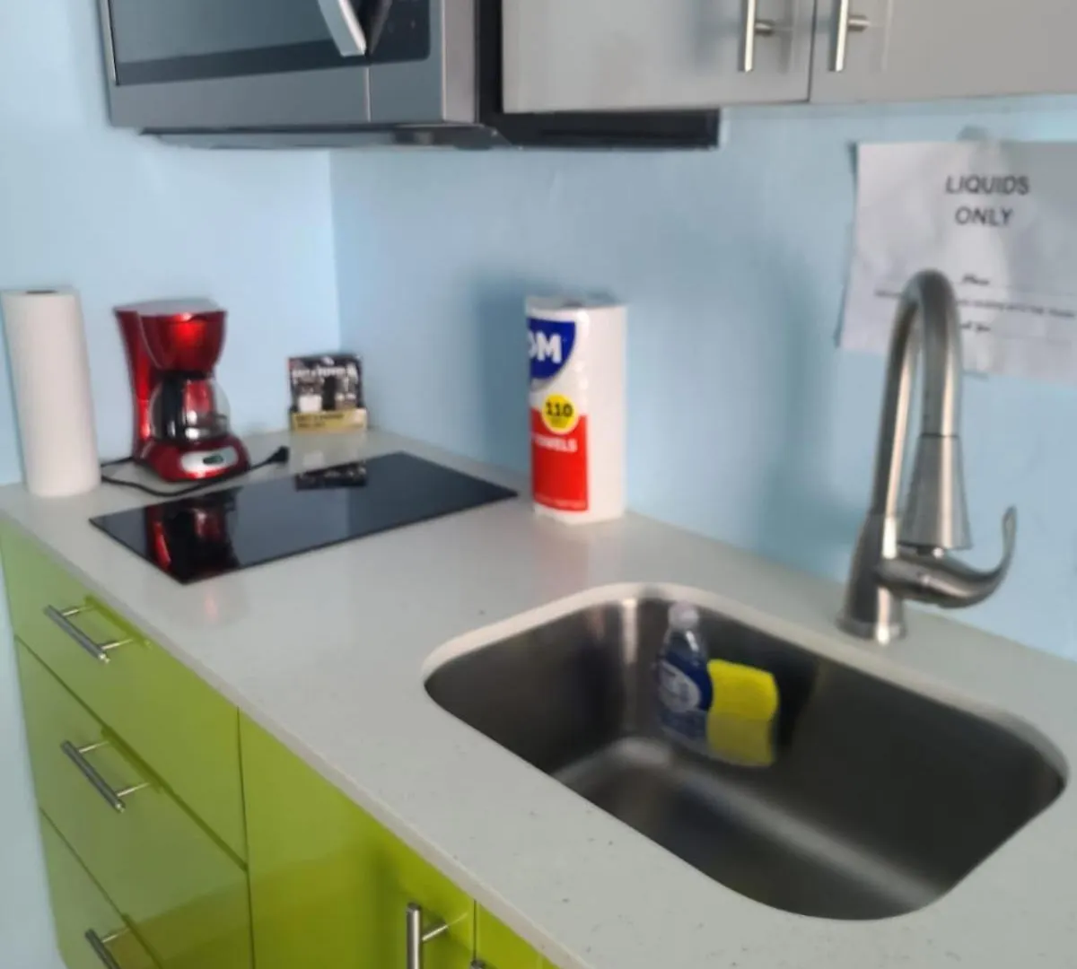 Private Studio Near Beach-Full Bath, Kitchenette, Sleeps 2, Unit 5 San Juan 0*,