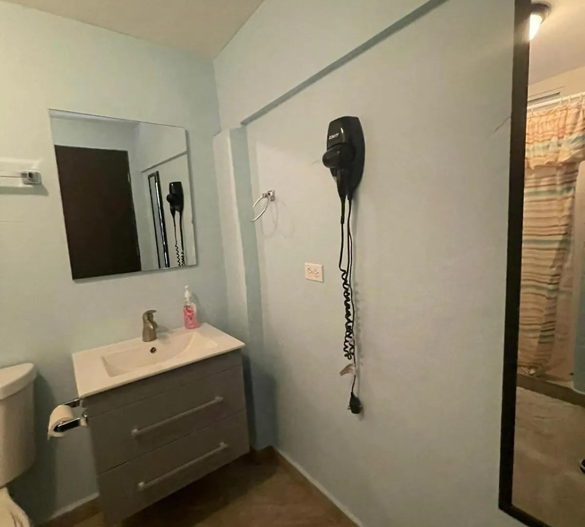 Lejlighed Private Studio Near Beach-Full Bath, Kitchenette, Sleeps 2, Unit 5 San Juan Puerto Rico
